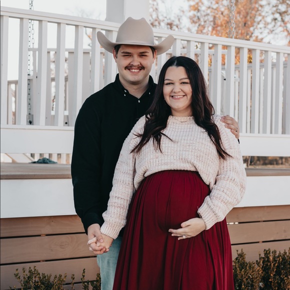 Meet your Posher, Hannah - Picture 1 of 1